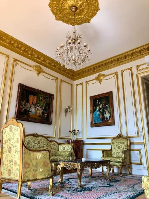 Baroque Danube Panorama Red Apartment Budapest Luaran gambar